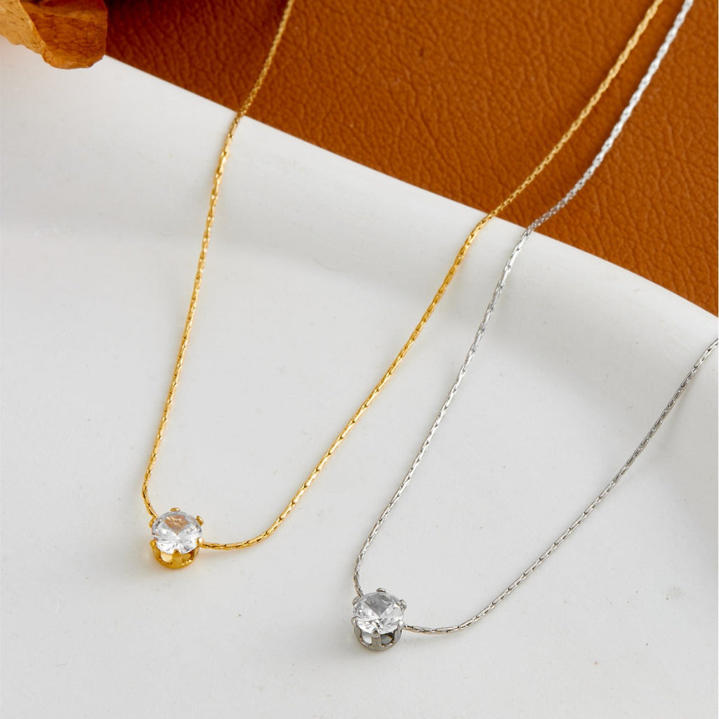 JONE – Collar minimalista con colgante clásico