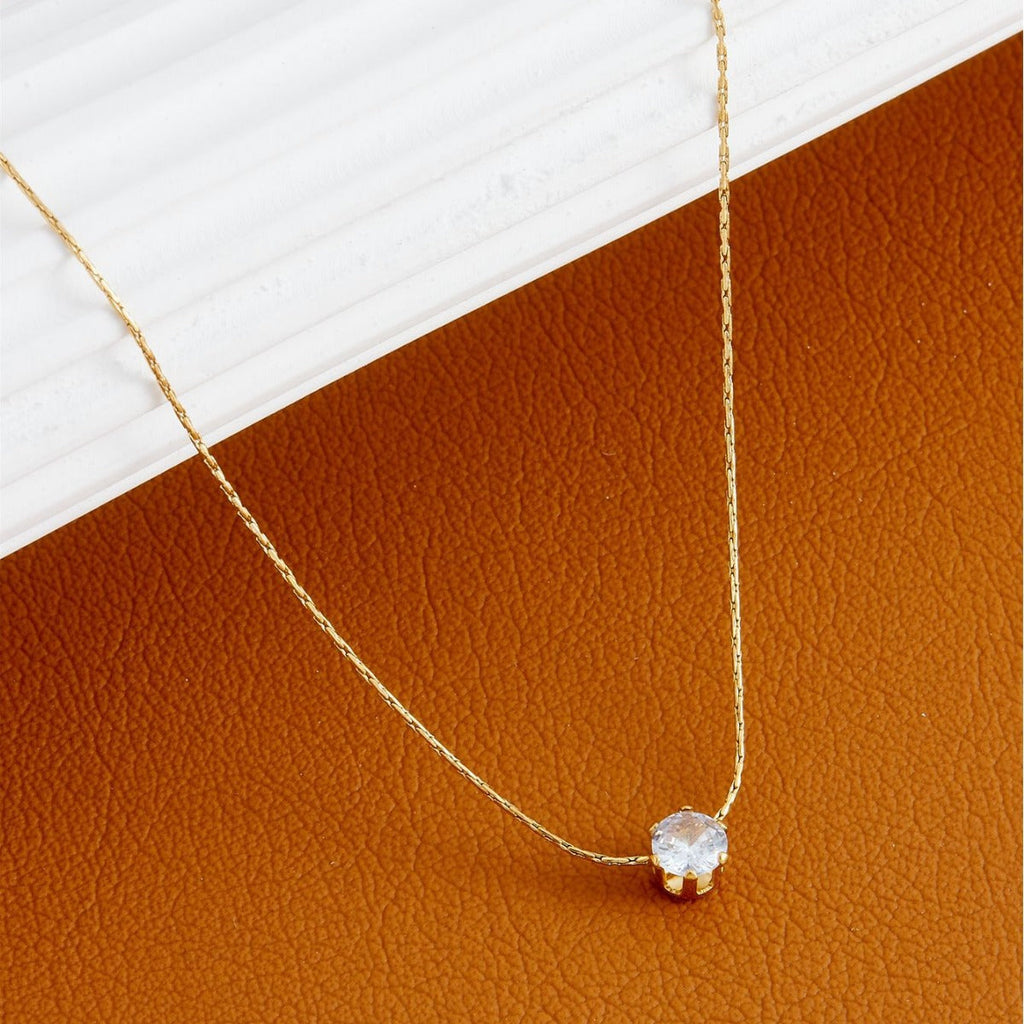 JONE – Collar minimalista con colgante clásico