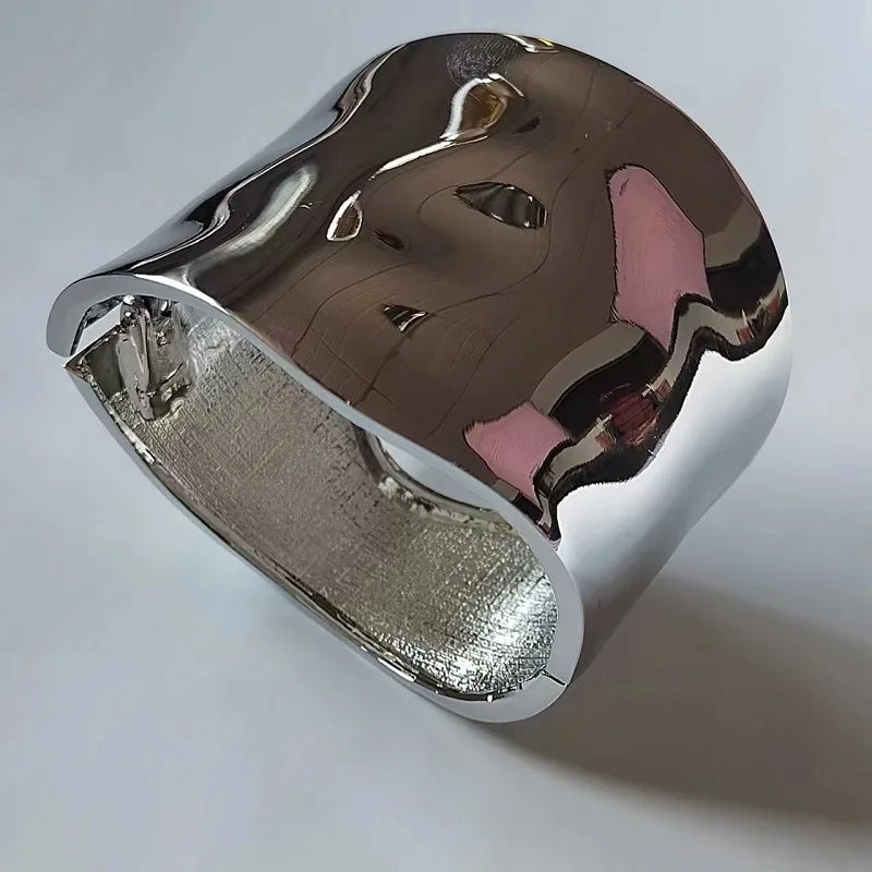 RAINA – Brazalete llamativo y elegante