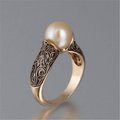 BABI- Anillo vintage de perlas doradas